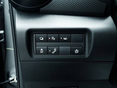 New 2025 Nissan Kicks Play S image 17