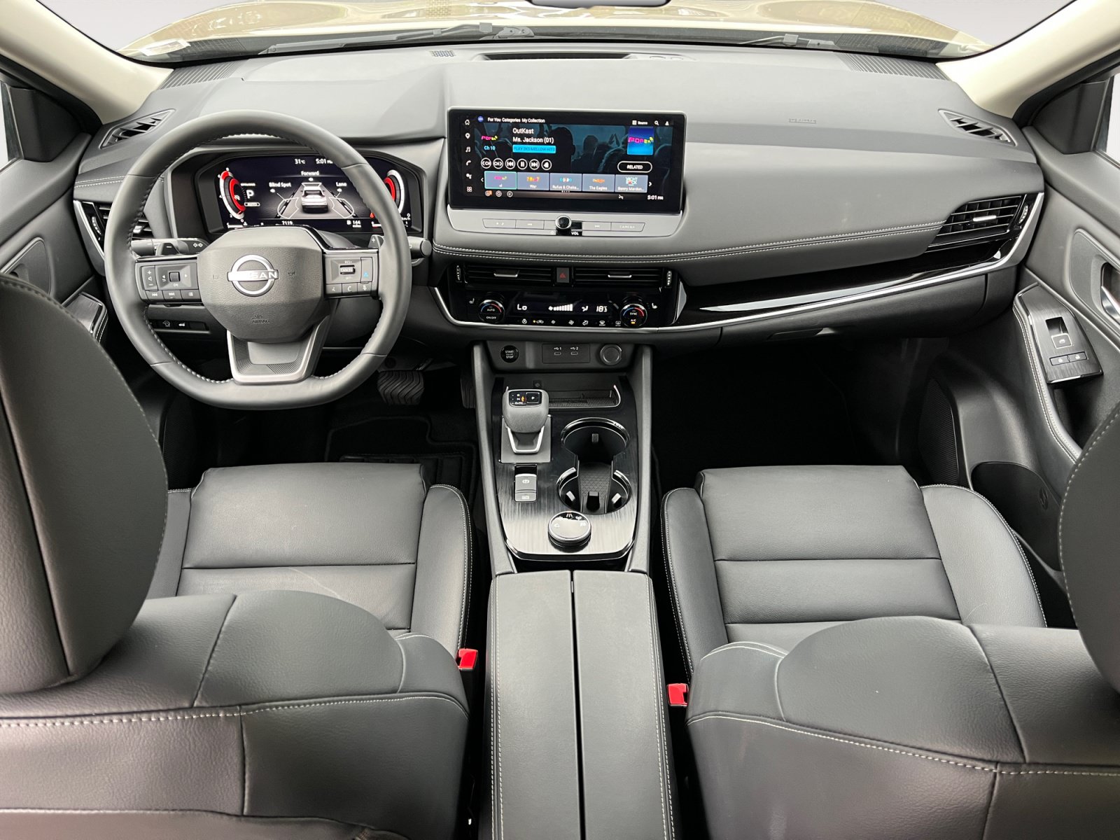 Used 2025 Nissan Rogue SL AWD/4WD image 12