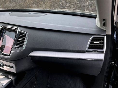 Used 2021 Volvo XC90 T5 Momentum w/ Protection Package Premier image 15