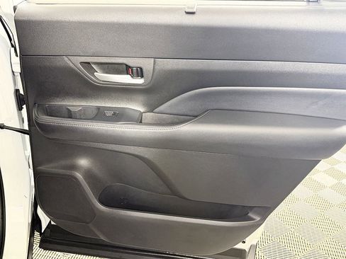 Used 2024 Toyota Grand Highlander XLE image 41