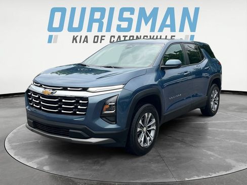 Used 2026 Chevrolet Equinox LT FWD image 2