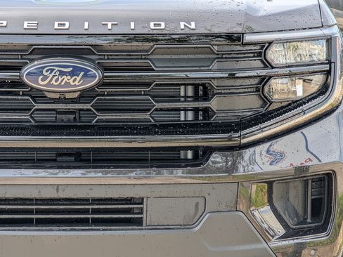 New 2026 Ford Expedition Active image 8