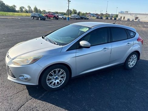 Used 2012 Ford Focus SE FWD image 1