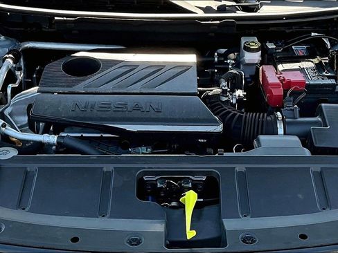 Used 2025 Nissan Rogue SV FWD image 31