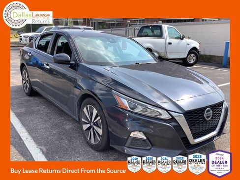 Used 2021 Nissan Altima 2.5 SV FWD image 1