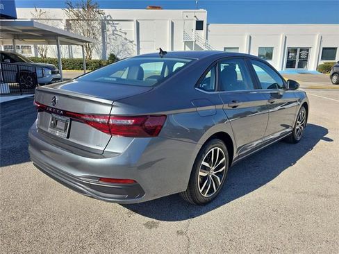 New 2026 Volkswagen Jetta SE image 3