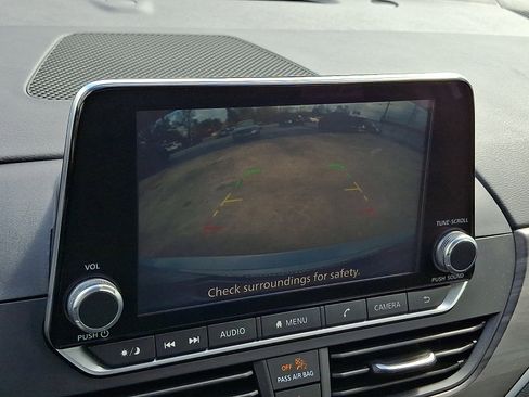 Used 2025 Nissan Altima 2.5 SV image 24