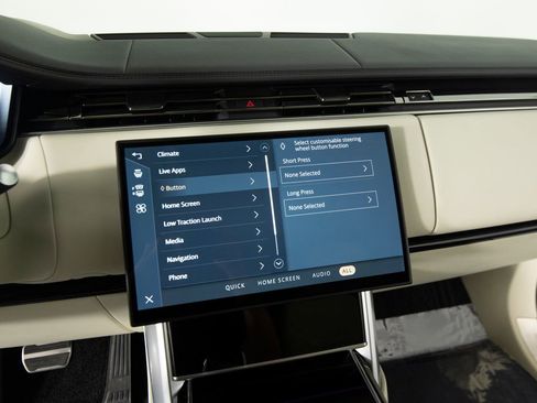 Used 2025 Land Rover Range Rover Long Wheelbase SE image 24