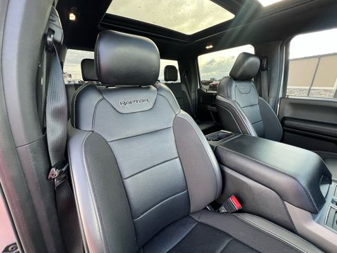 Used 2019 Ford F150 Raptor w/ Equipment Group 802A Luxury image 57