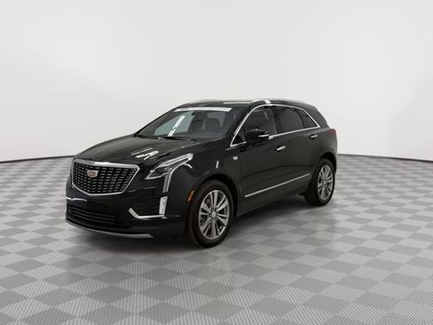 Certified 2025 Cadillac XT5 Premium Luxury w/ Technology Package AWD/4WD image 4