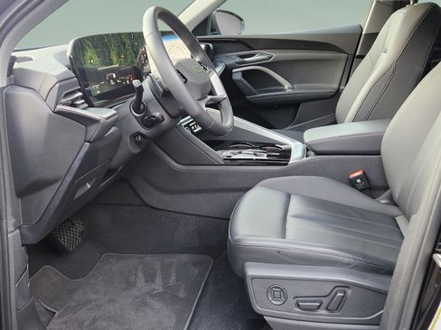 Used 2025 Audi Q5 Premium w/ Convenience Package AWD/4WD image 9