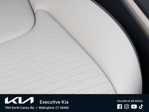 New 2026 Kia Carnival SX Prestige FWD image 24
