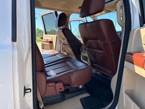 Used 2011 Ford F350 King Ranch w/ King Ranch w/Chrome Pkg AWD/4WD image 33