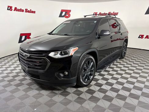 Used 2021 Chevrolet Traverse RS w/ LPO, Cargo Package FWD image 2