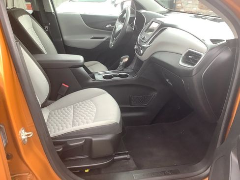 Used 2019 Chevrolet Equinox LS FWD image 12
