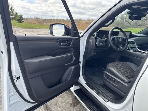 Used 2026 Nissan Armada Platinum Reserve AWD/4WD image 9