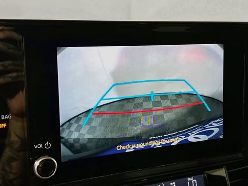Certified 2025 Toyota Sienna LE FWD image 12