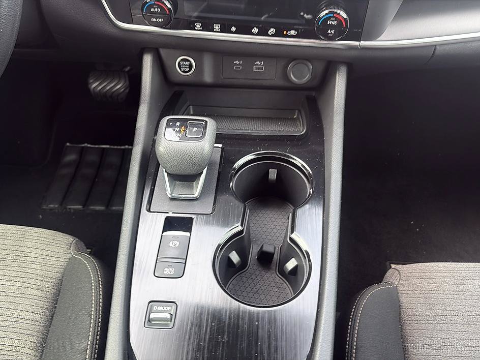 Certified 2023 Nissan Rogue SV FWD image 33