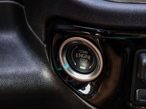 Used 2025 GMC Sierra 1500 Elevation w/ Preferred Package image 30