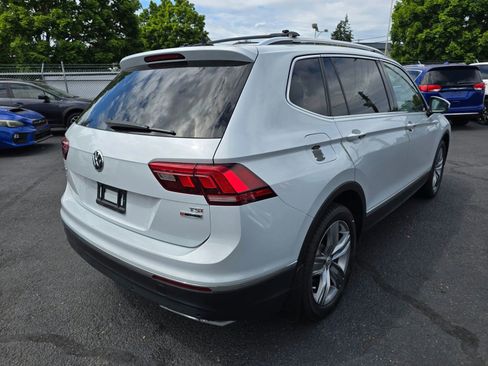 Used 2018 Volkswagen Tiguan SEL Premium w/ 3rd Row Seat Package AWD/4WD image 5