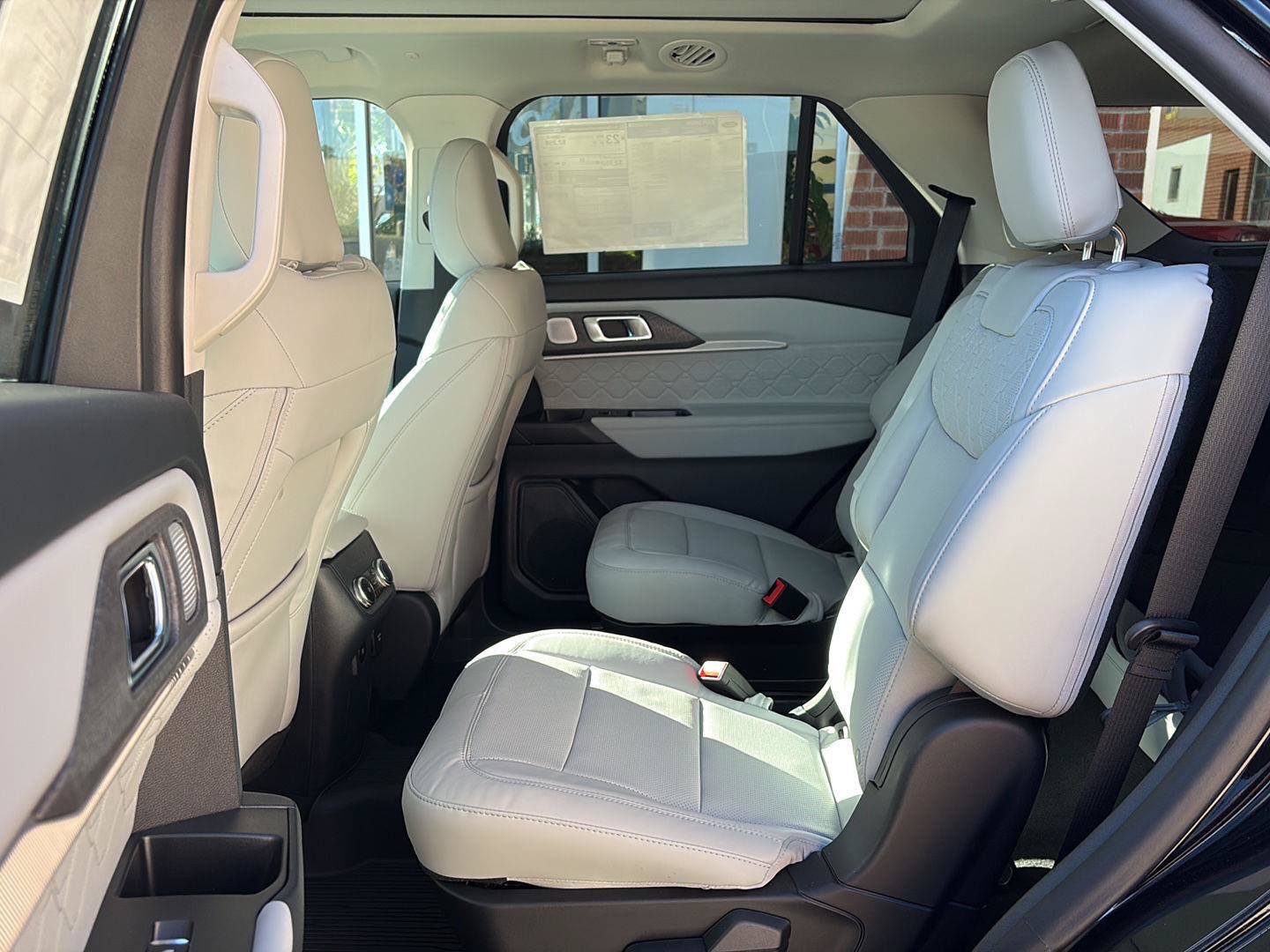 New 2026 Ford Explorer Platinum w/ LUX Leather Package AWD/4WD image 4