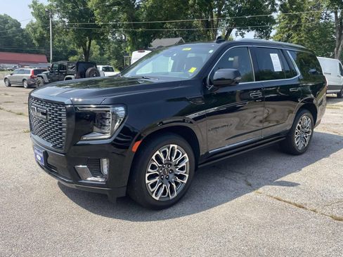 Used 2023 GMC Yukon Denali Ultimate AWD/4WD image 10