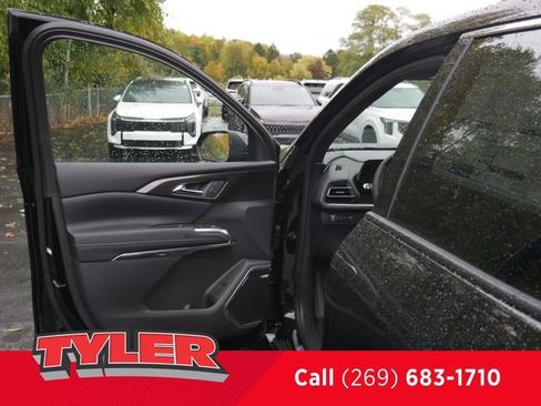 New 2026 Chevrolet Traverse High Country w/ LPO, Floor Liner Package image 22