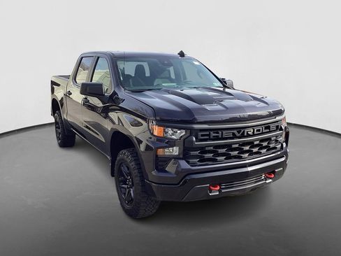 Used 2023 Chevrolet Silverado 1500 Custom Trail Boss w/ LPO, Dark Essentials Package AWD/4WD image 3