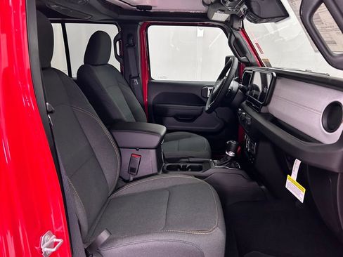 New 2025 Jeep Gladiator Sport image 19