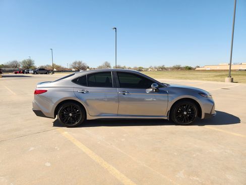 Used 2025 Toyota Camry SE w/ Multimedia Upgrade Package image 7