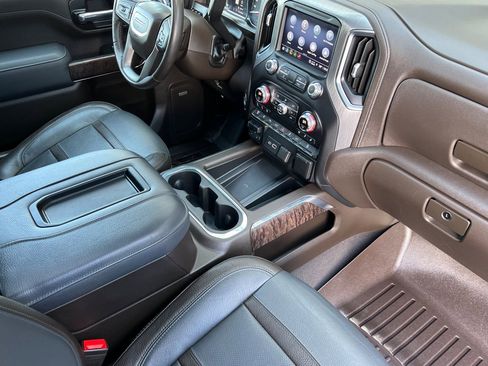 Used 2022 GMC Sierra 2500 Denali w/ Denali Ultimate Package image 17