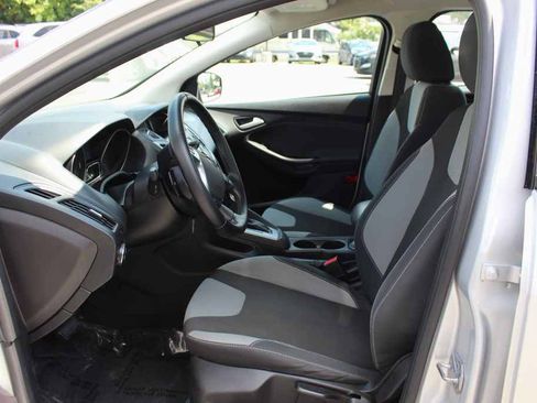 Used 2014 Ford Focus SE w/ SE Sport Package FWD image 22