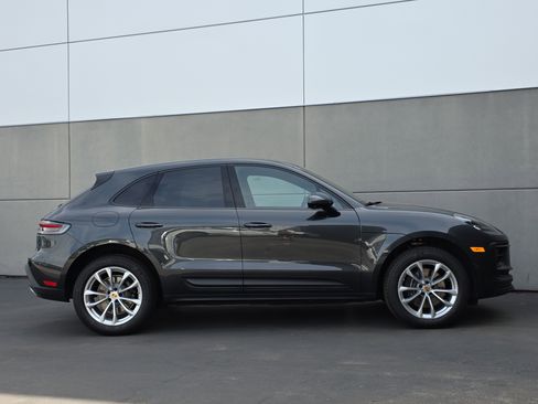 Used 2026 Porsche Macan AWD/4WD image 8