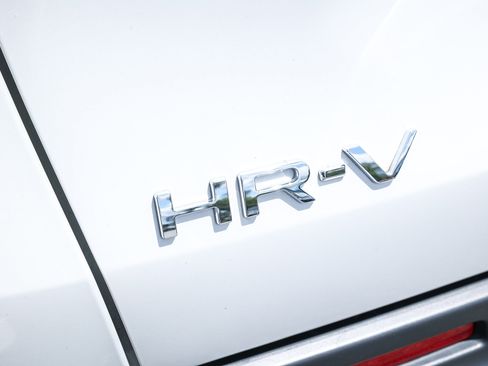 Used 2024 Honda HR-V Sport image 9