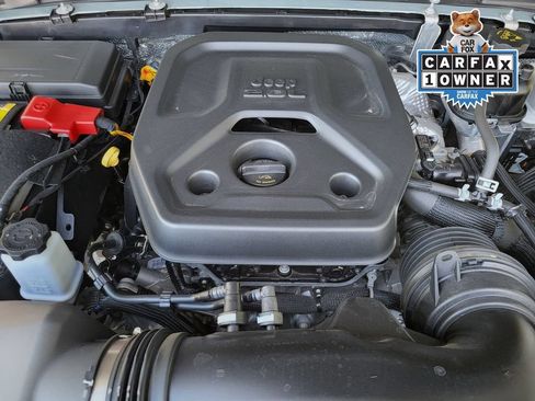Used 2024 Jeep Wrangler Unlimited w/ Convenience Group AWD/4WD image 24