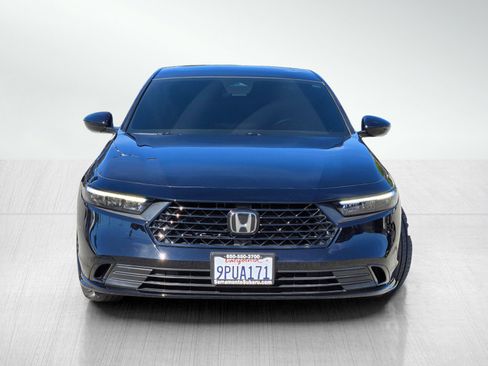 Used 2025 Honda Accord Sport image 2