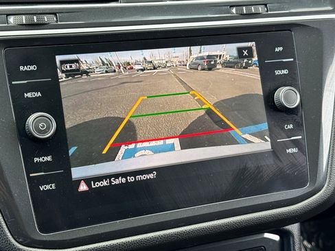 Used 2024 Volkswagen Tiguan SE image 26