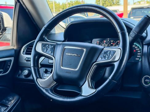 Used 2020 GMC Yukon XL Denali RWD image 27