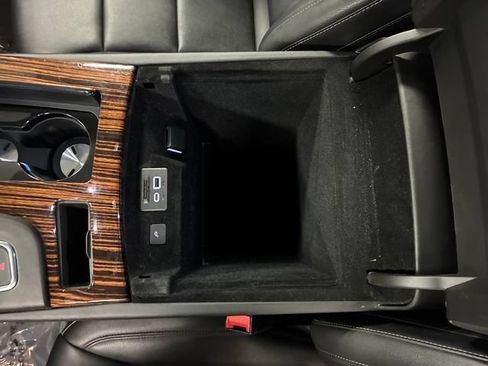 Used 2022 Cadillac Escalade ESV Luxury AWD/4WD image 27