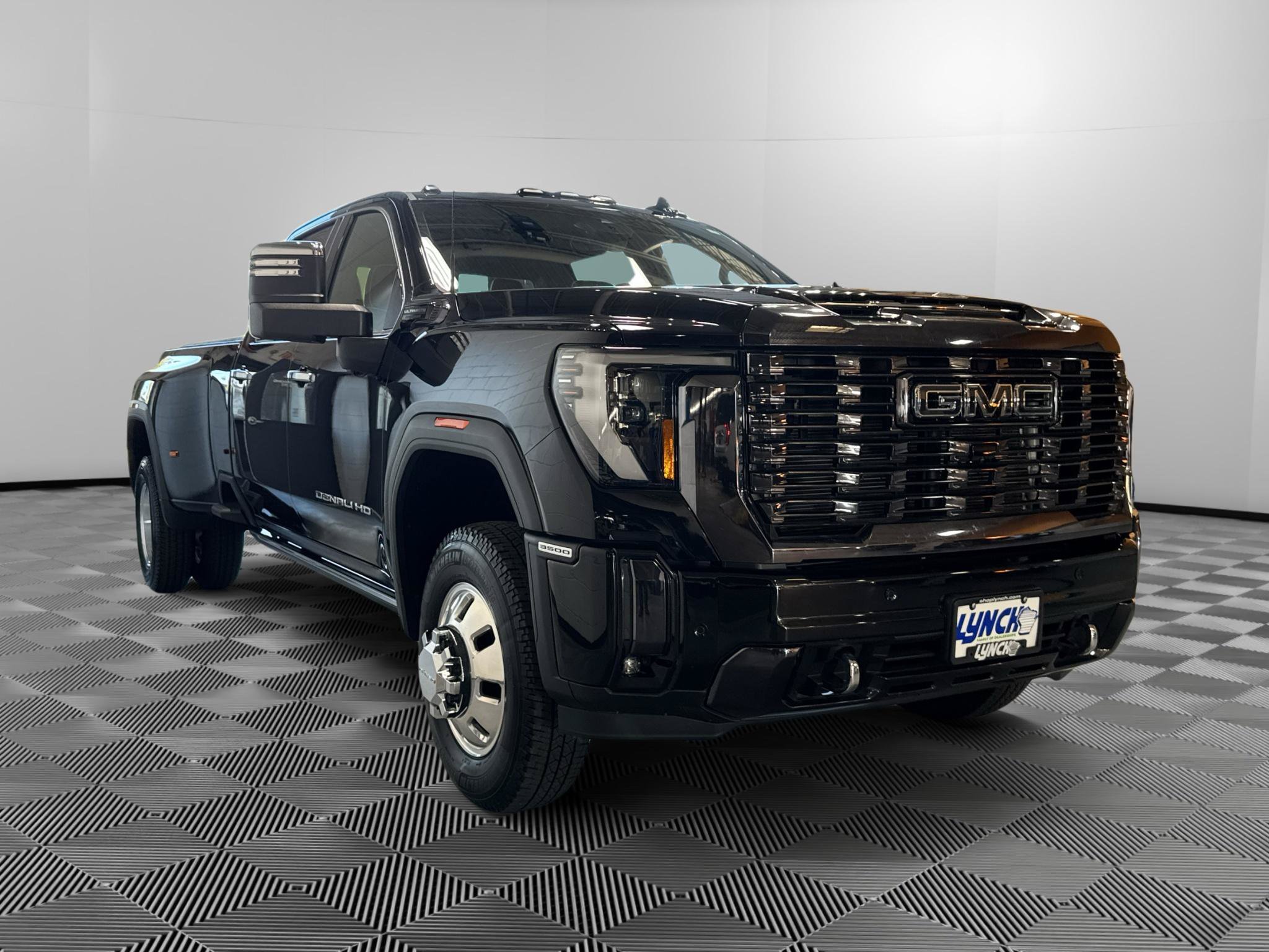 Used 2024 GMC Sierra 3500 Denali Ultimate AWD/4WD image 7