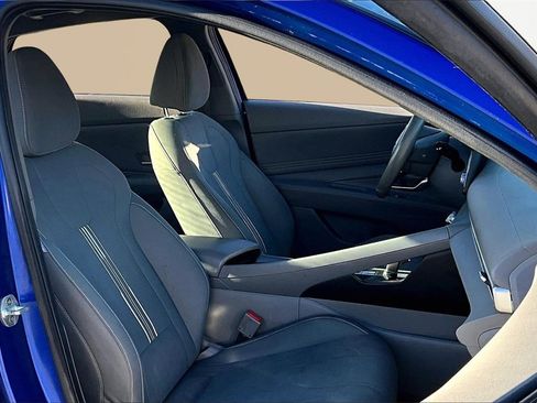 Used 2022 Hyundai Elantra SEL w/ Convenience + Premium Package image 7