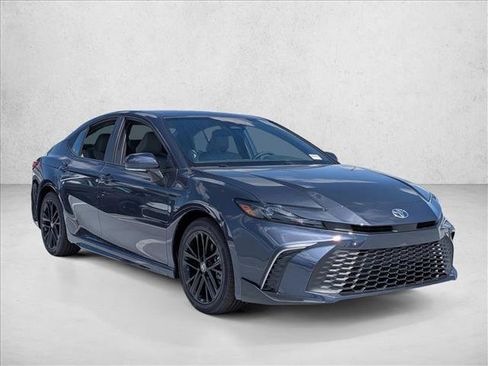 New 2026 Toyota Camry SE image 7
