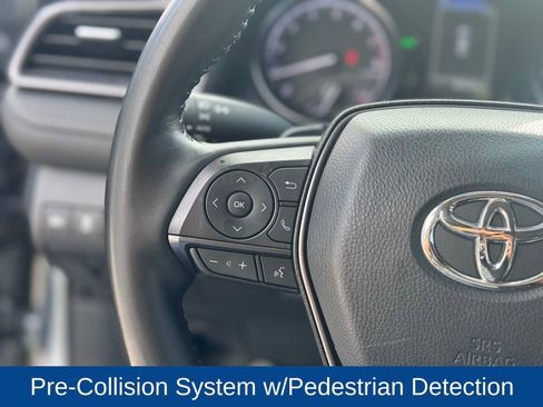 Used 2023 Toyota Camry SE image 12