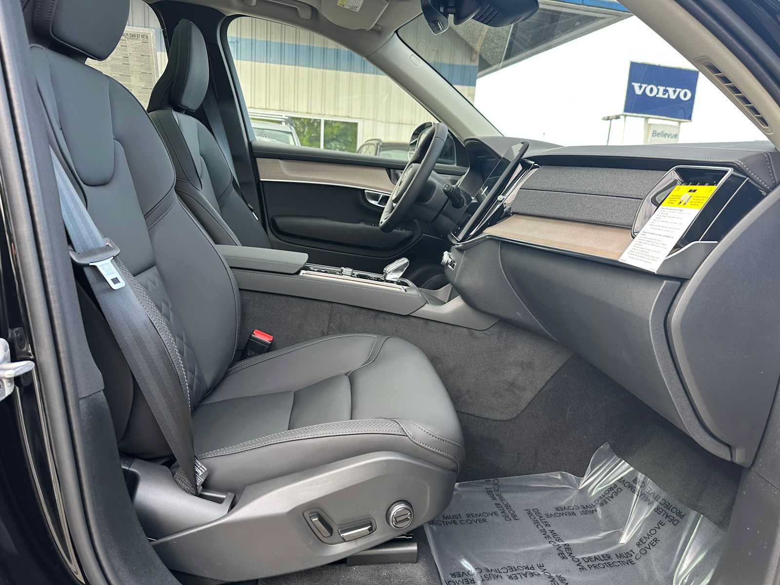 New 2026 Volvo XC90 T8 Plus w/ Protection Package AWD/4WD image 10