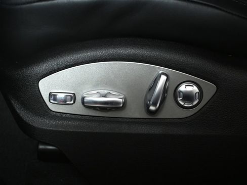 Used 2026 Porsche Macan AWD/4WD image 30