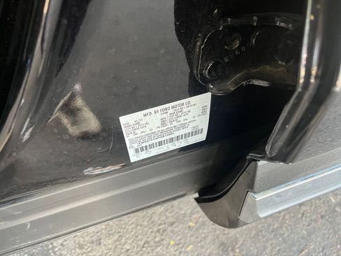 Used 2023 Ford Explorer Limited image 29