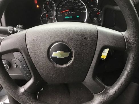Used 2024 Chevrolet Express 3500 LT w/ LT Preferred Equipment Group RWD image 7