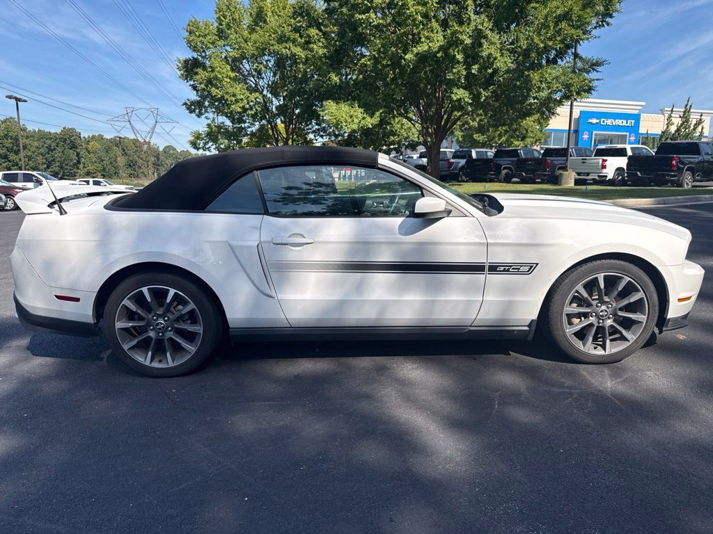 Used 2011 Ford Mustang GT Premium w/ 402A Rapid Spec Order Code RWD image 4
