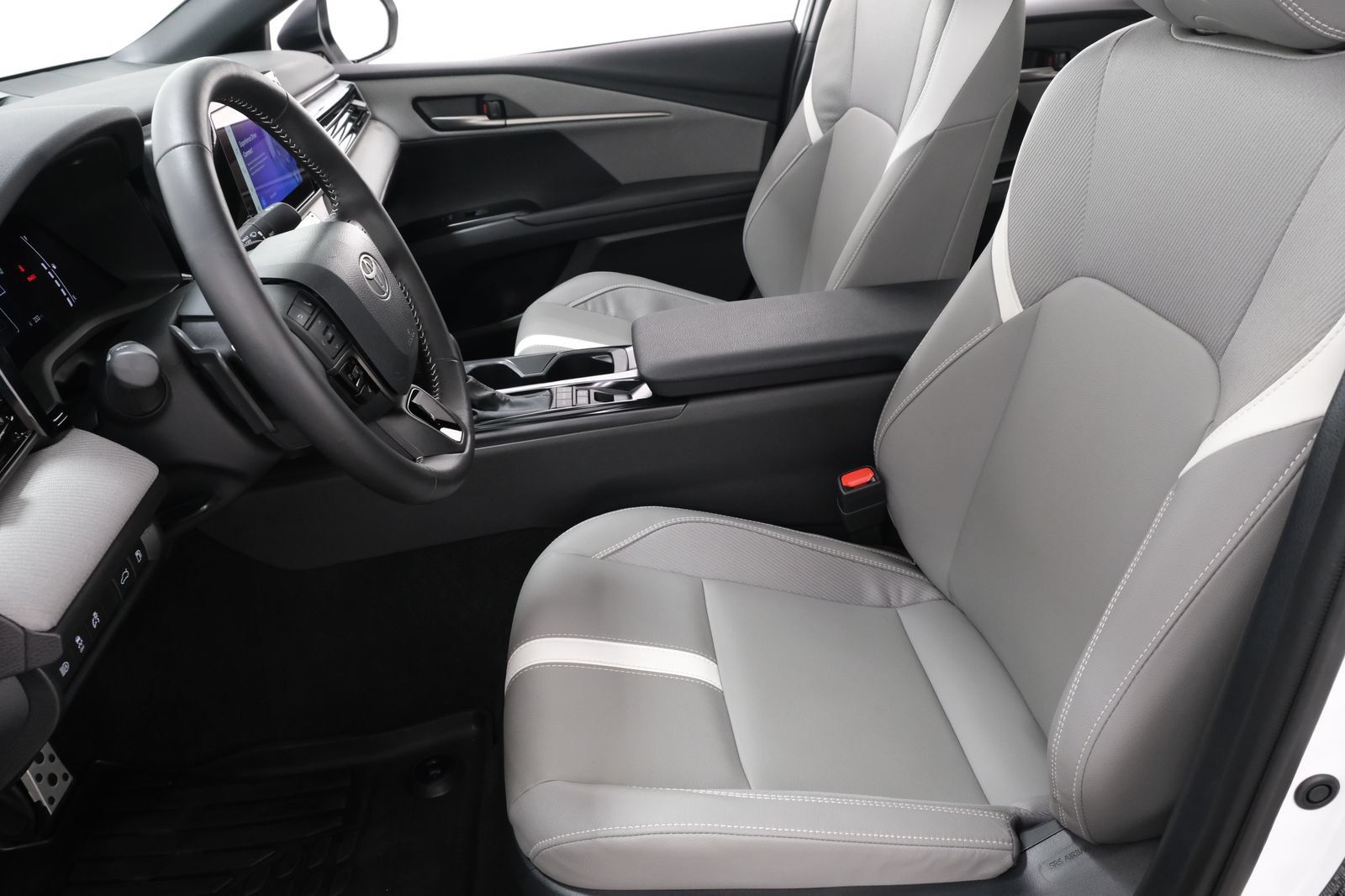 Used 2026 Toyota Camry SE w/ Convenience Package FWD image 29