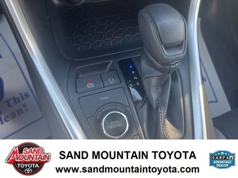 Used 2021 Toyota RAV4 XLE image 22